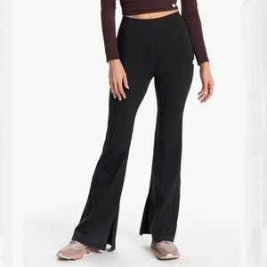 NWOT Vuori Granite High Rise Flare, Black Heather, XS